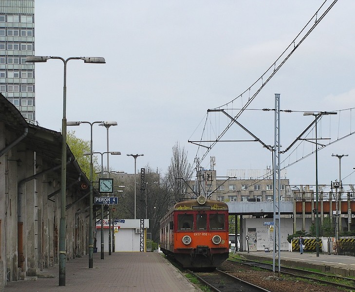 EN57-892